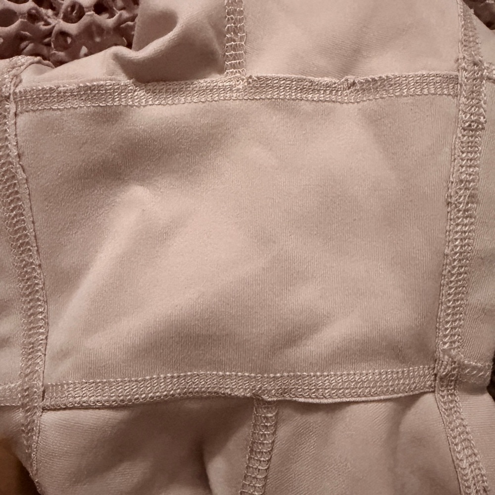 POPFLEX Active "Secret" run short a mesh overlay and built-in liners. Size 4 - Picture 4 of 6